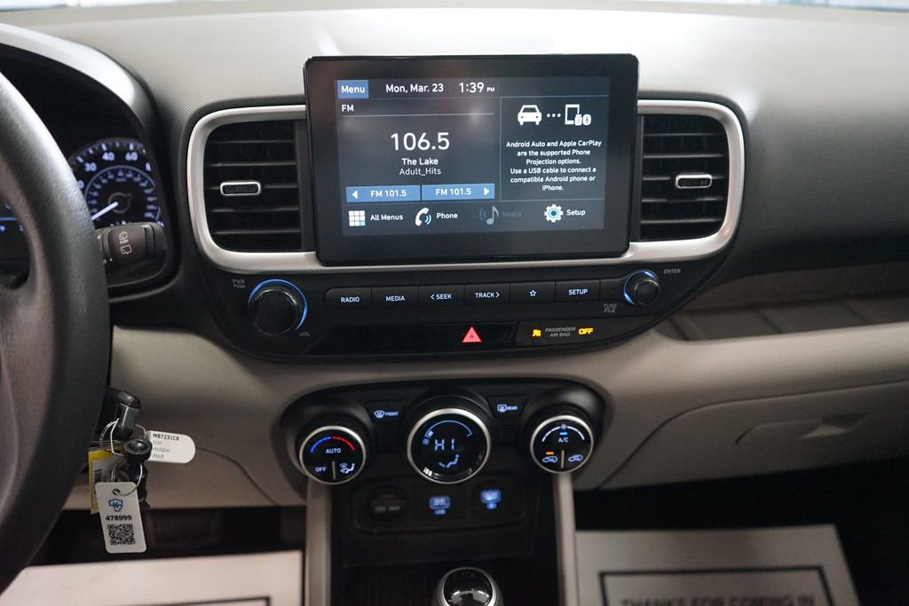 Used 2020 Hyundai Venue SEL image 7