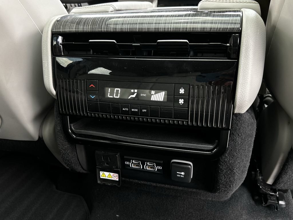 Used 2022 Jeep Wagoneer Series II w/ Premium Group I RWD image 34
