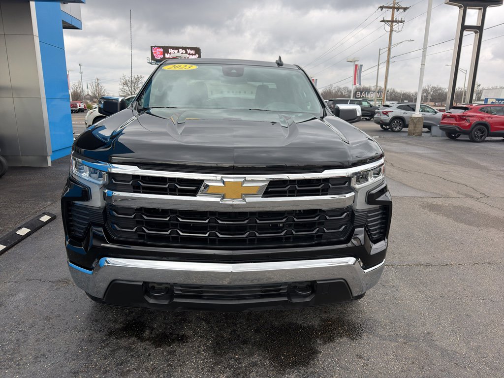 Used 2023 Chevrolet Silverado 1500 LT AWD/4WD image 2