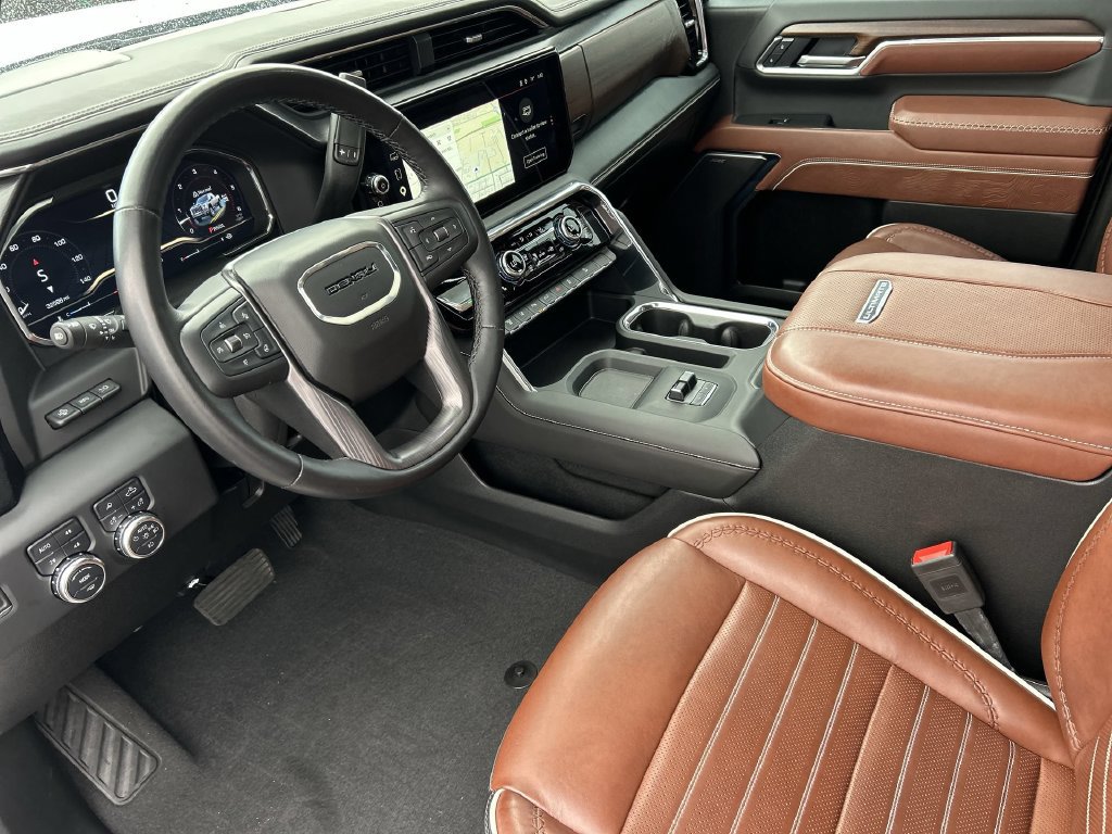 Used 2025 GMC Sierra 3500 Denali Ultimate AWD/4WD image 10