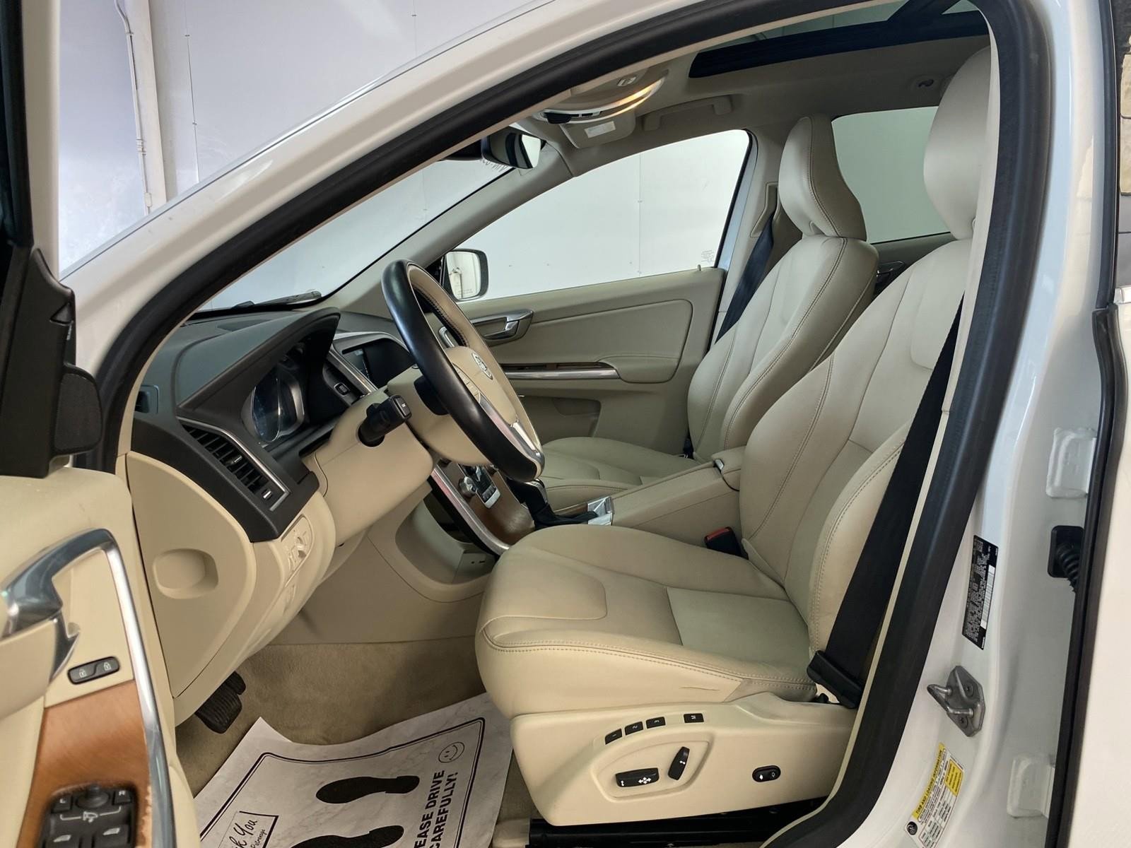 Used 2016 Volvo XC60 T5 Platinum w/ Climate Package image 23