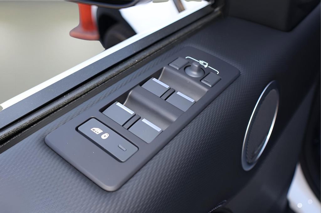 New 2026 Land Rover Discovery Dynamic SE AWD/4WD image 11