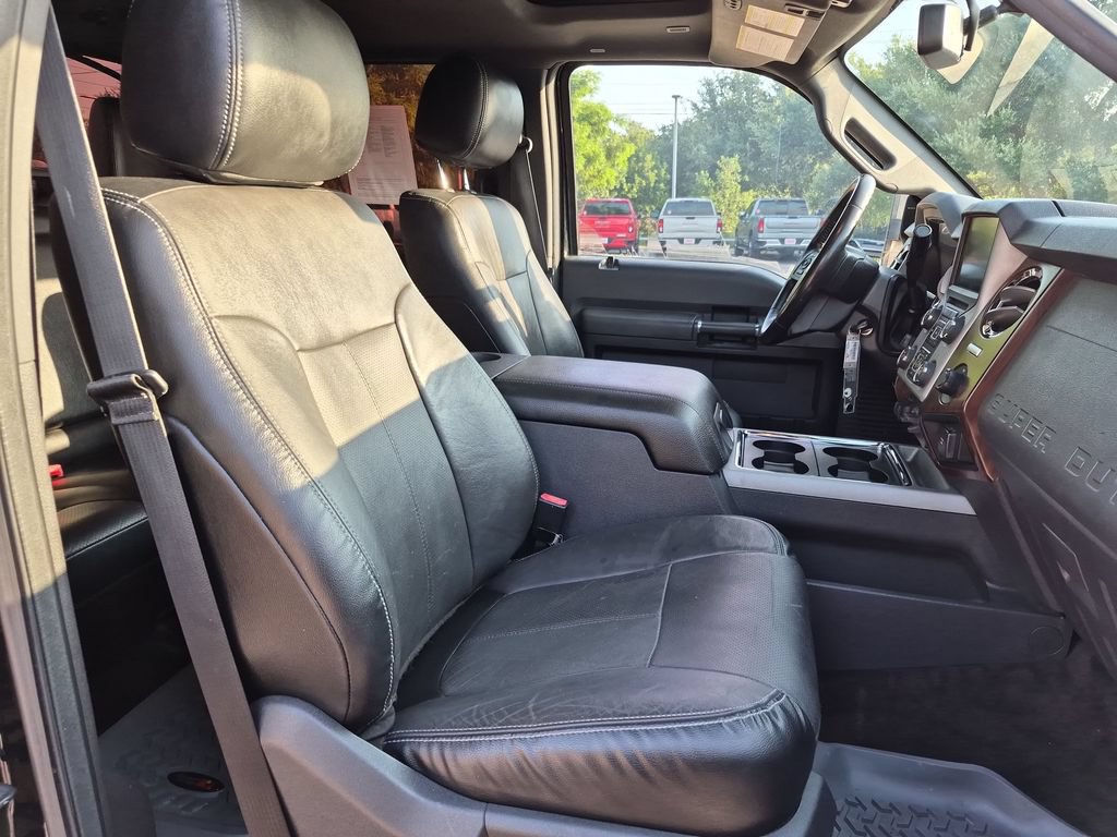 Used 2016 Ford F250 Lariat w/ Lariat Ultimate Package AWD/4WD image 39