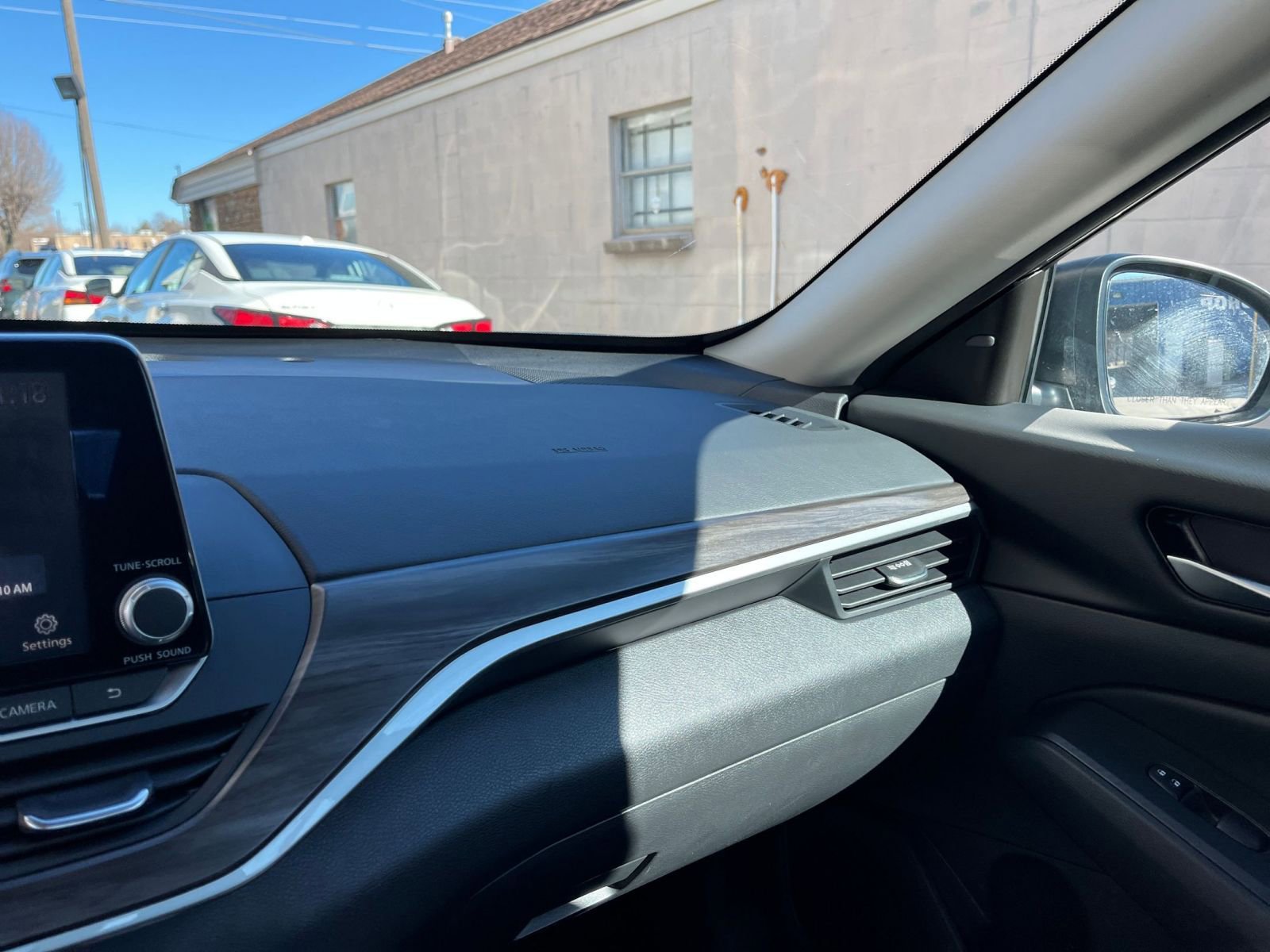 Used 2025 Nissan Altima 2.5 SV image 34