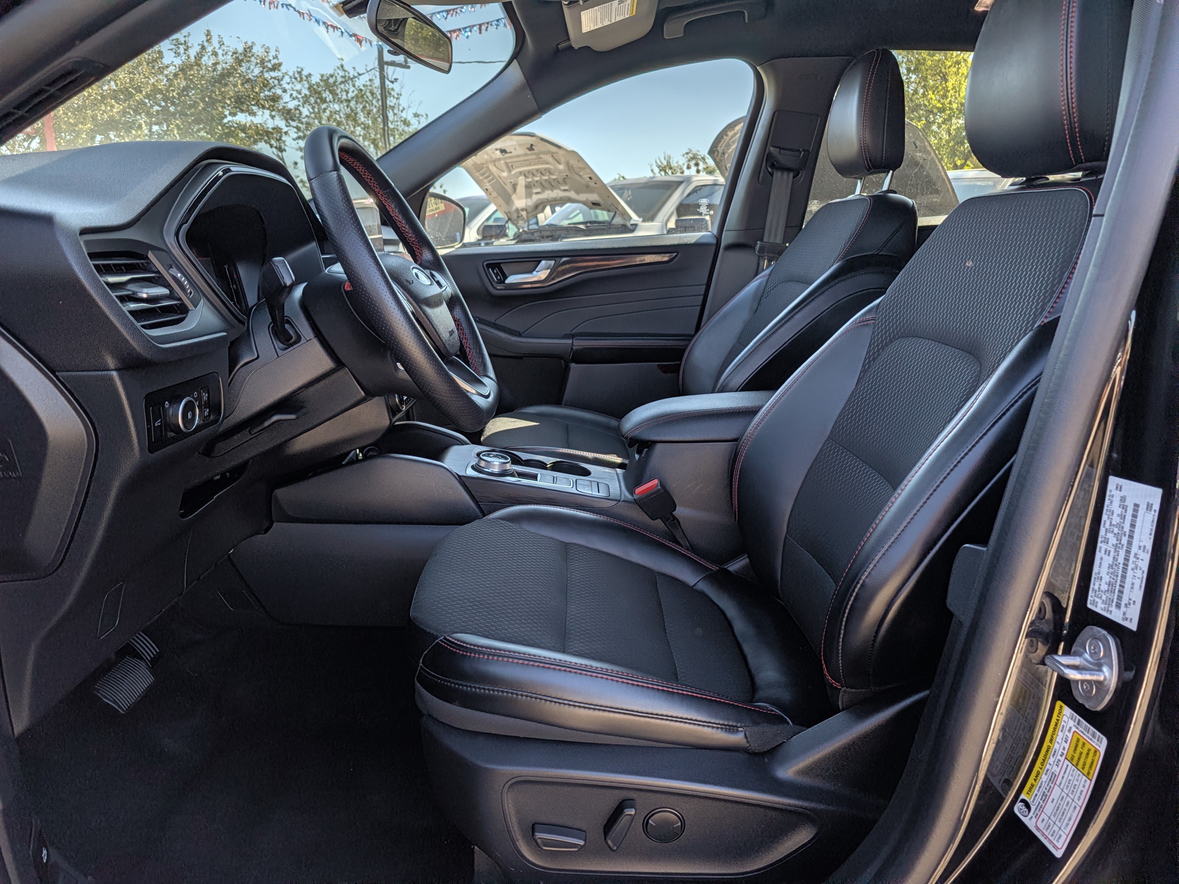 Certified 2025 Ford Escape ST-Line Select AWD/4WD image 11