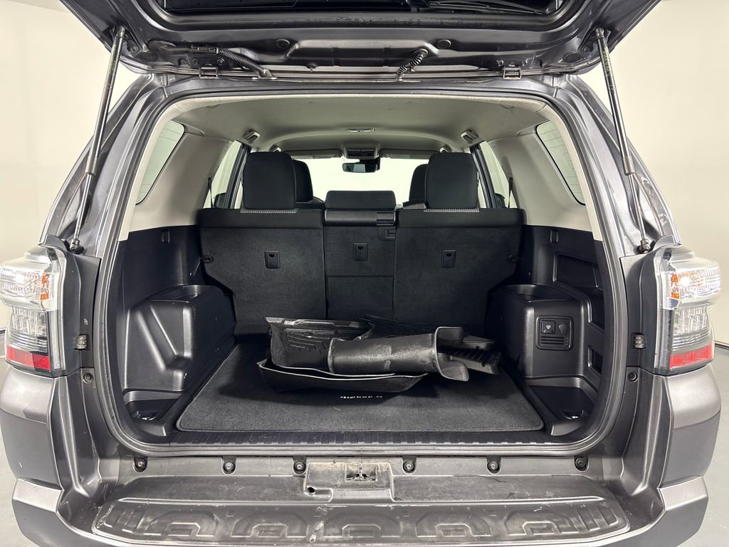 Certified 2020 Toyota 4Runner SR5 image 31