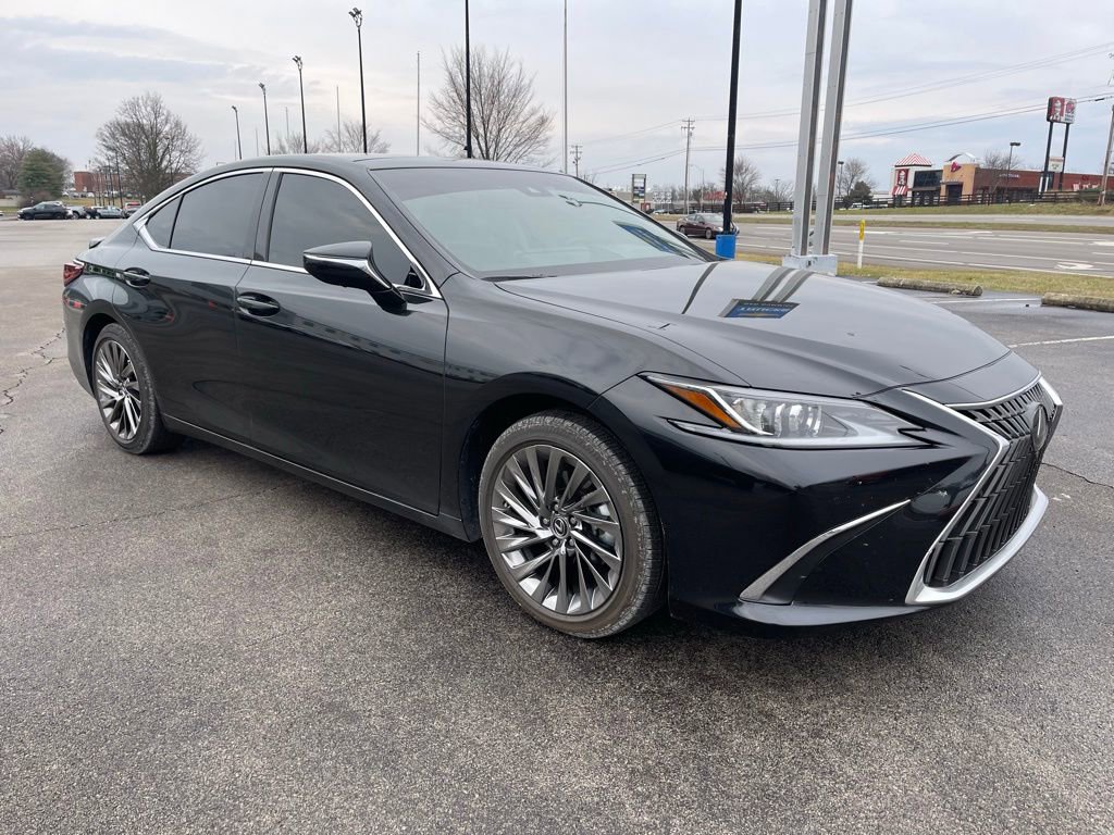 Used 2025 Lexus ES 350 Luxury FWD image 2