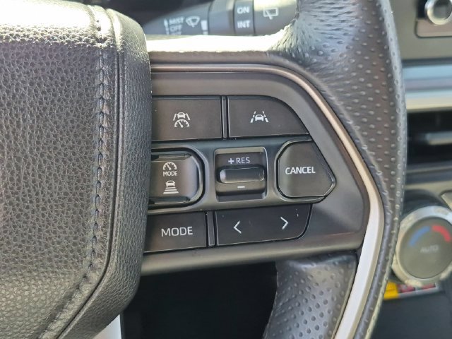 Used 2025 Toyota 4Runner TRD Off-Road AWD/4WD image 17