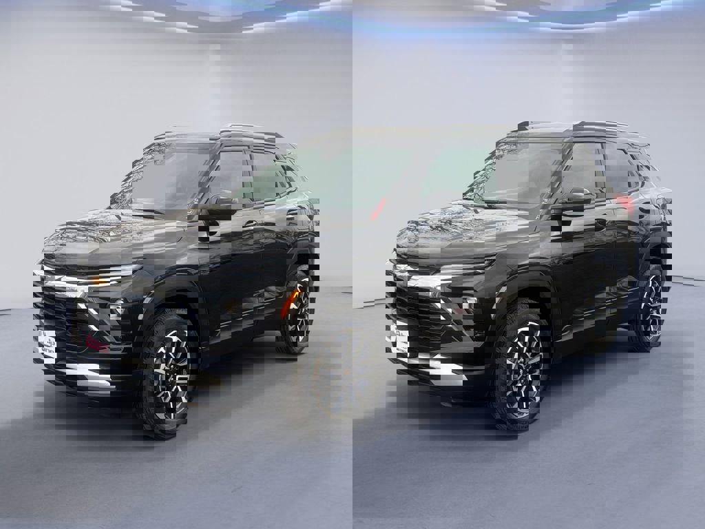 Used 2025 Chevrolet TrailBlazer LT image 1