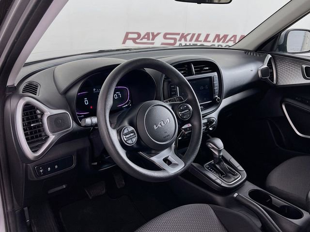 Used 2024 Kia Soul LX w/ Option Group 015 FWD image 30