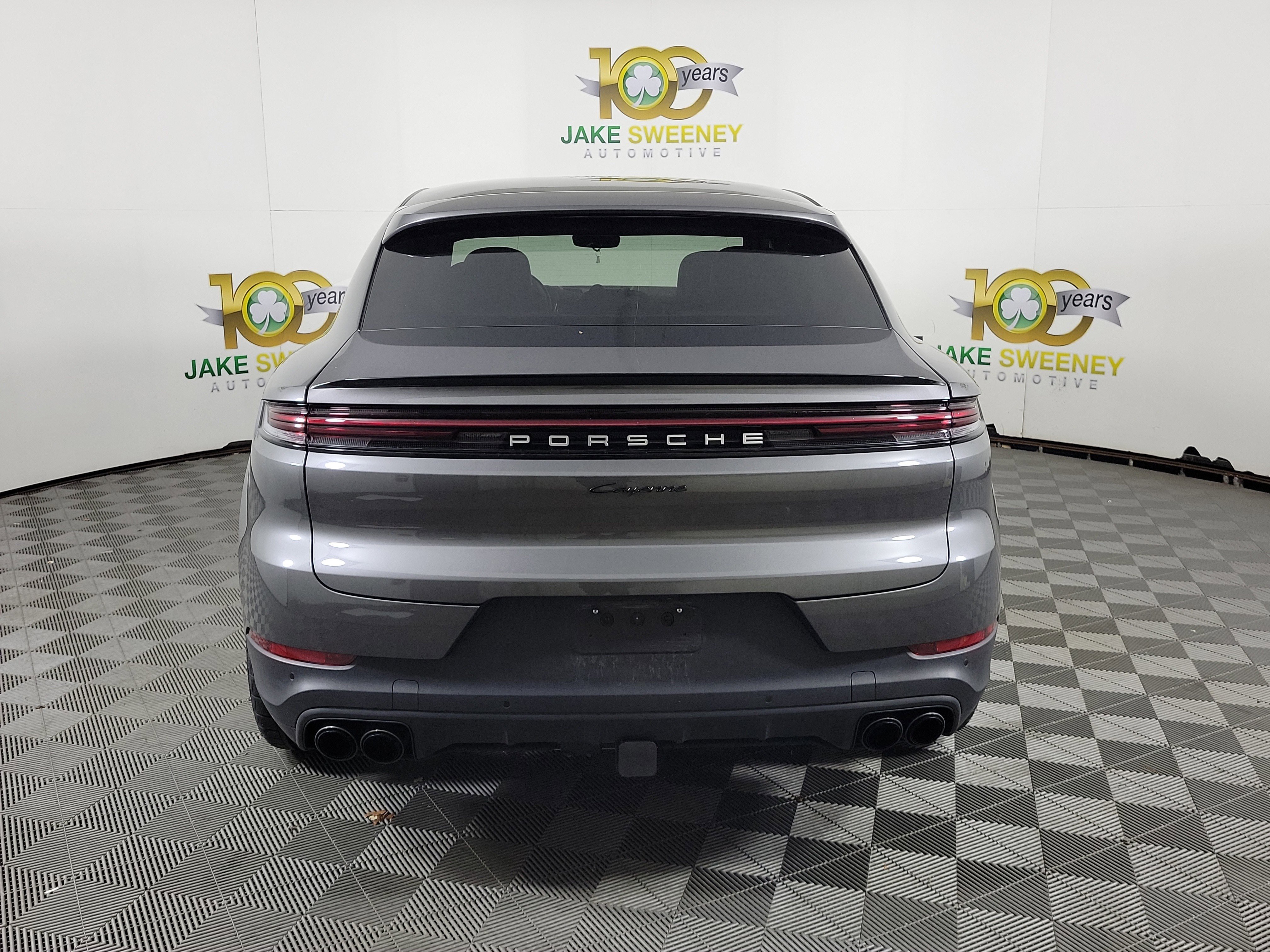 Used 2024 Porsche Cayenne Coupe image 3