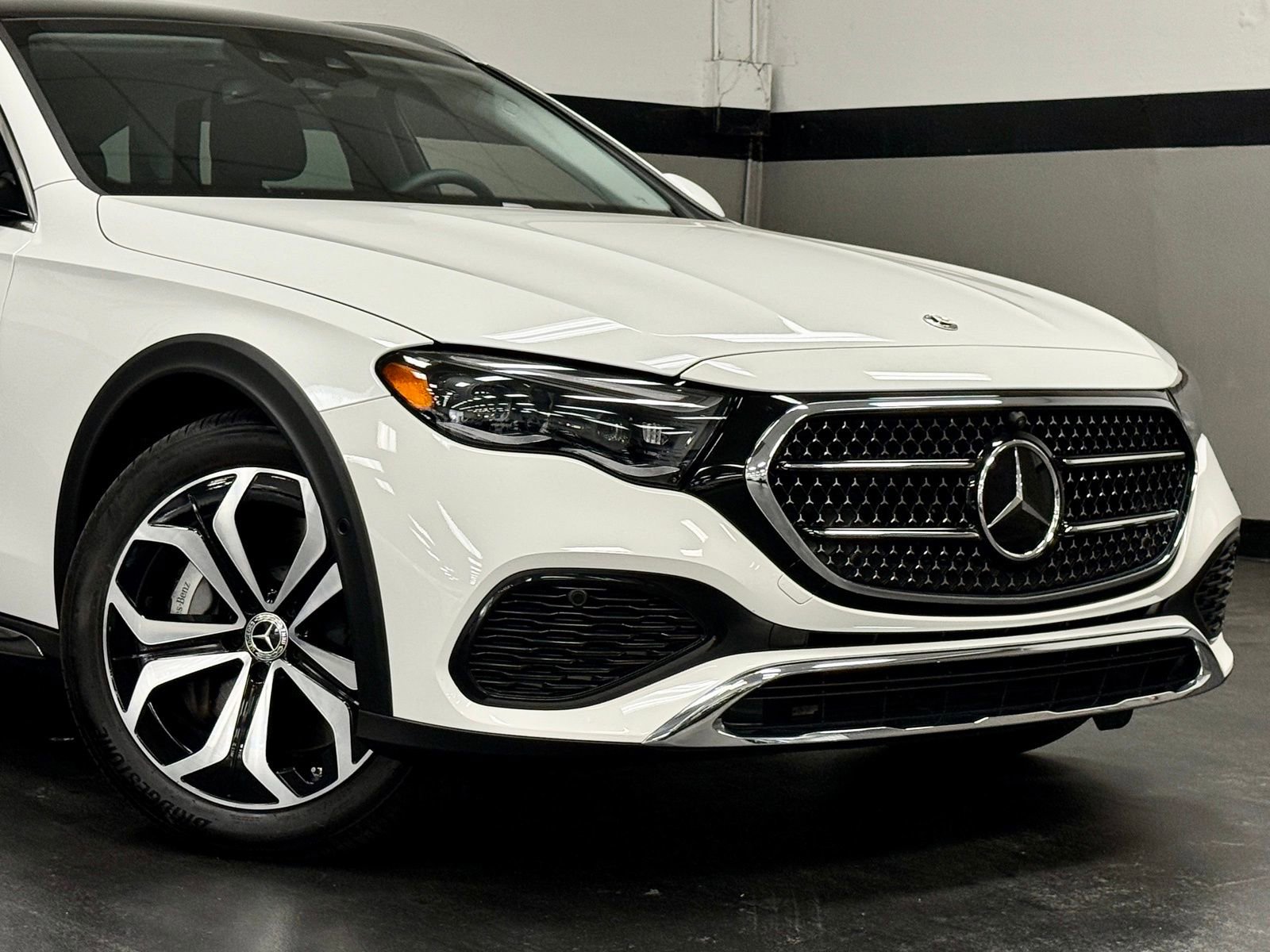 Used 2025 Mercedes-Benz E 450 4MATIC All-Terrain Wagon image 3