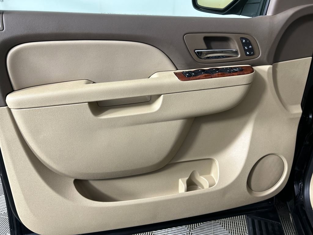 Used 2012 Chevrolet Avalanche LTZ image 12