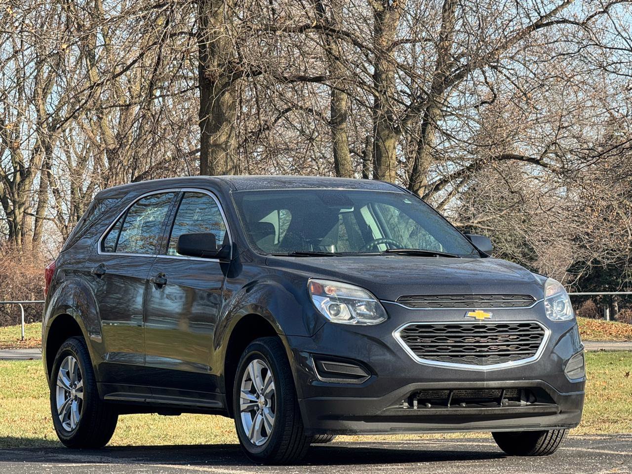 Used 2017 Chevrolet Equinox LS FWD image 2