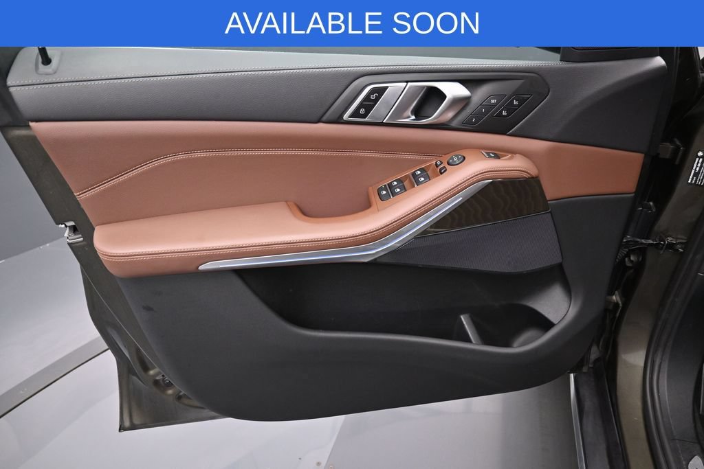 Used 2022 BMW X5 xDrive40i w/ Executive Package AWD/4WD image 11