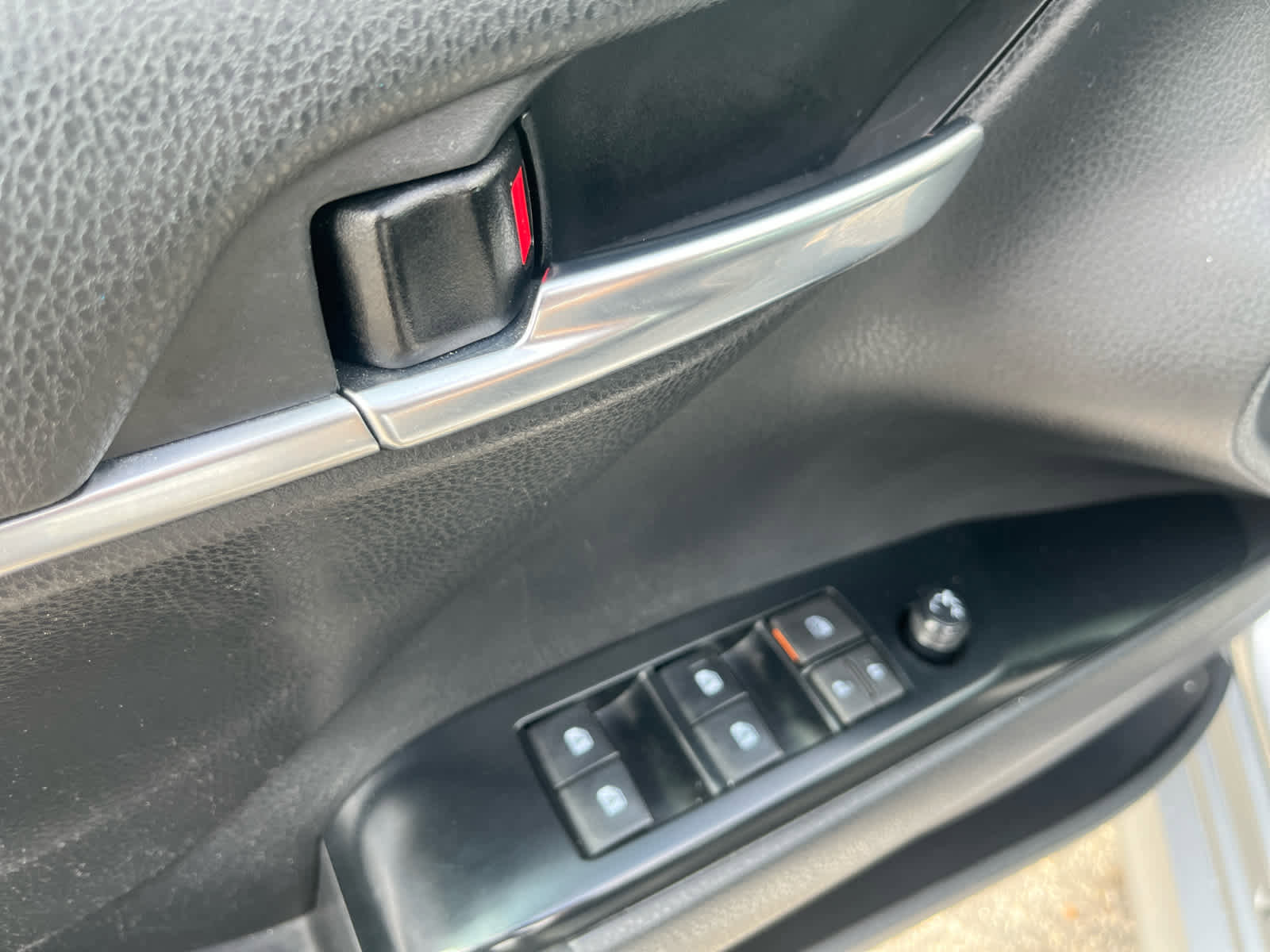 Used 2020 Toyota Camry LE image 14