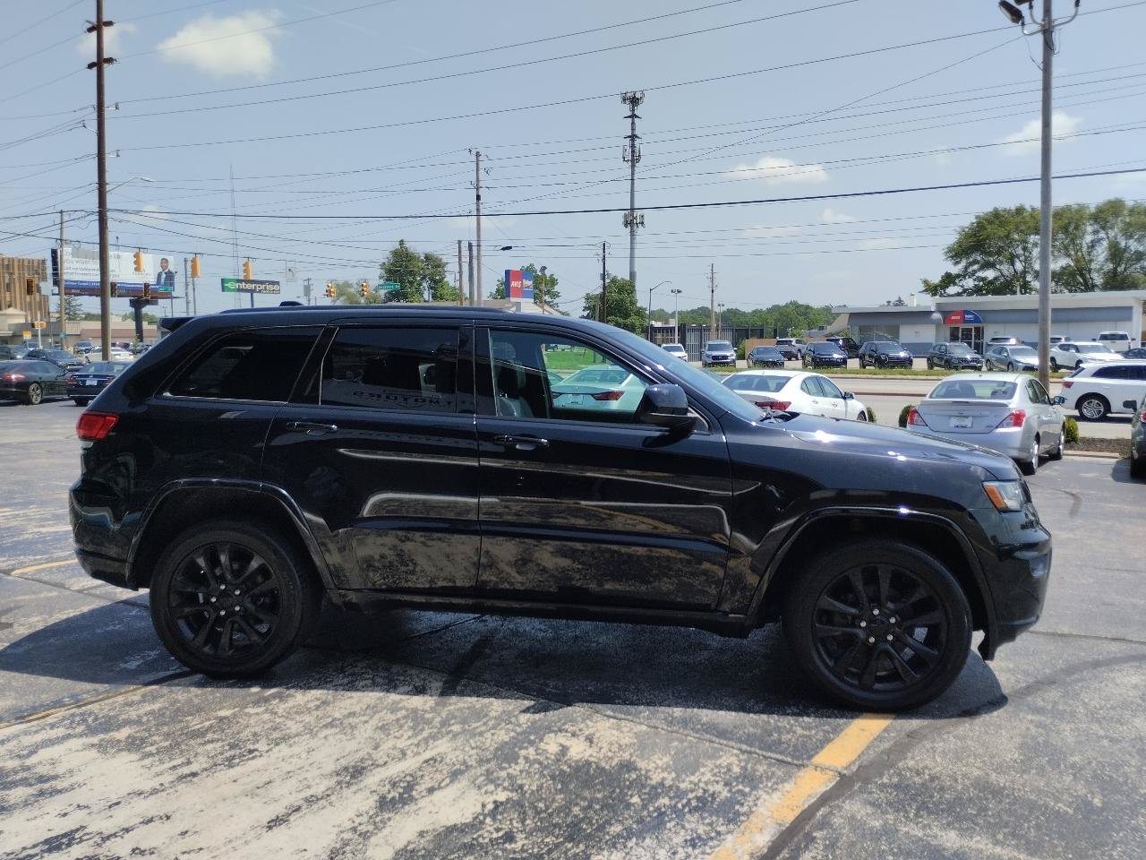 Used 2018 Jeep Grand Cherokee Altitude AWD/4WD image 7