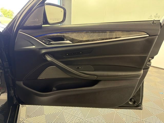 Used 2018 BMW M550i xDrive AWD/4WD image 31