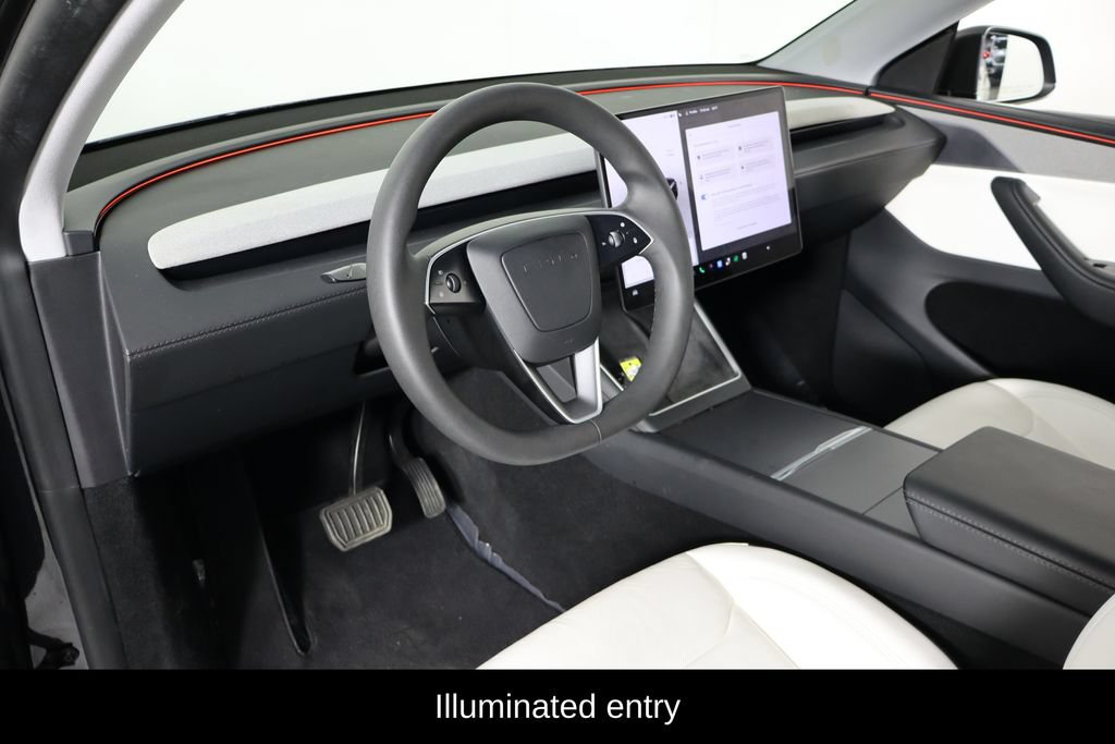 Used 2026 Tesla Model Y Long Range AWD/4WD image 17