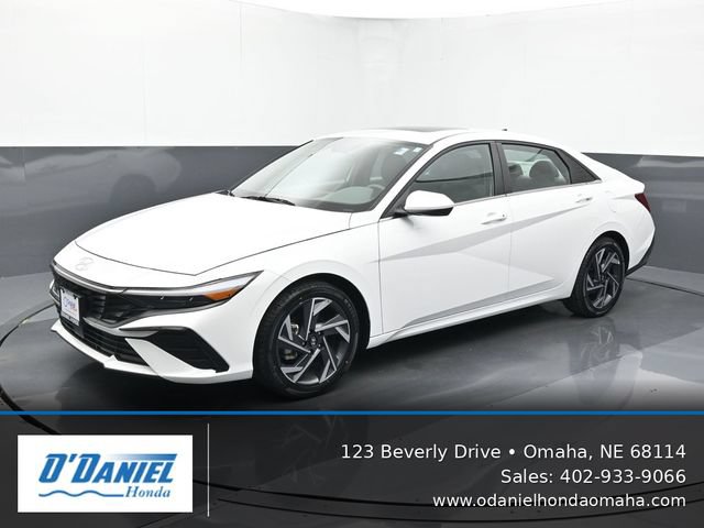 Used 2024 Hyundai Elantra SEL w/ Convenience Package