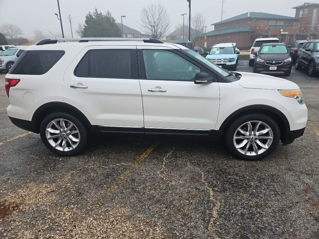 Used 2015 Ford Explorer XLT w/ Equipment Group 202B image 3