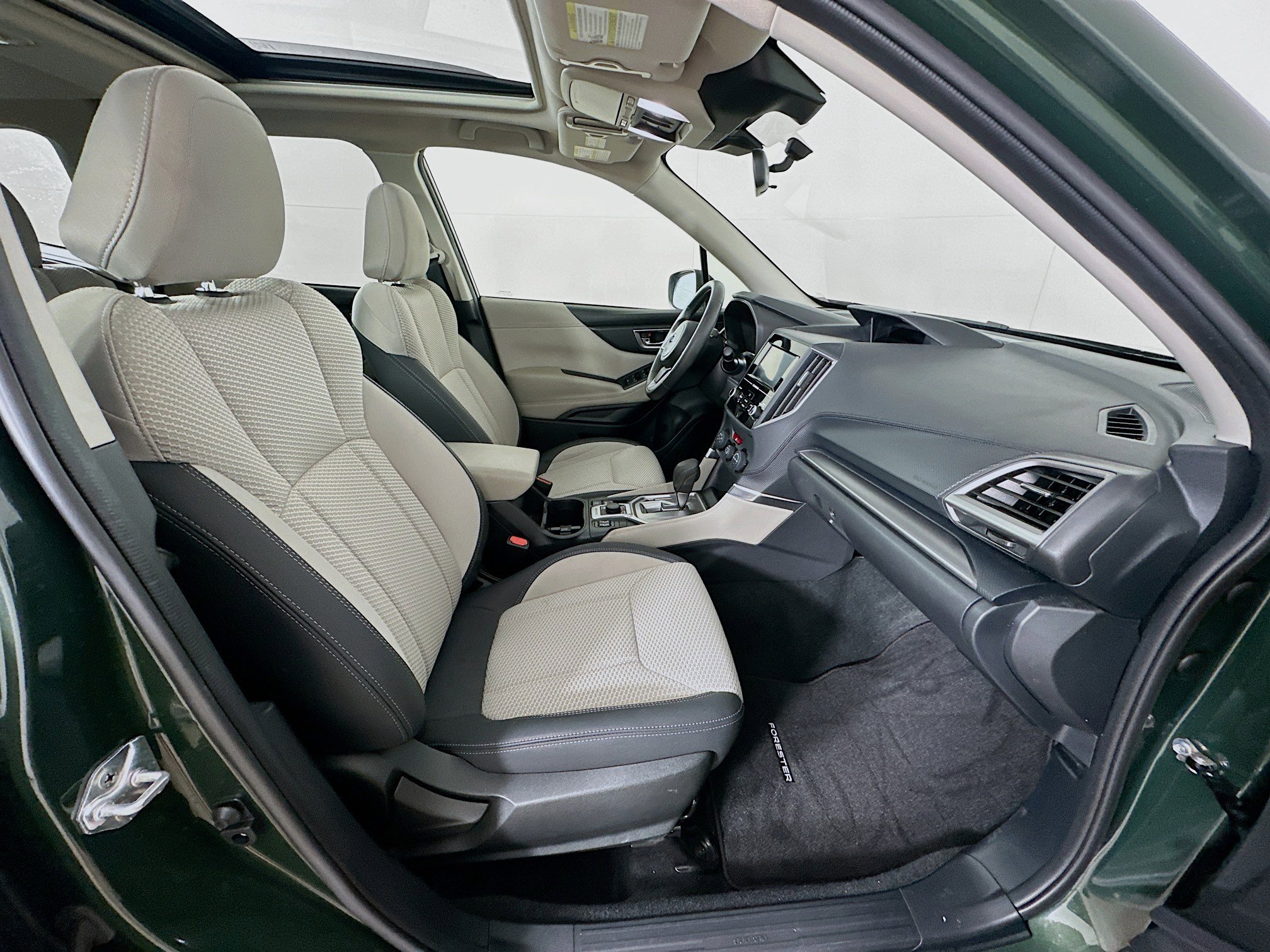 Used 2024 Subaru Forester Premium image 31