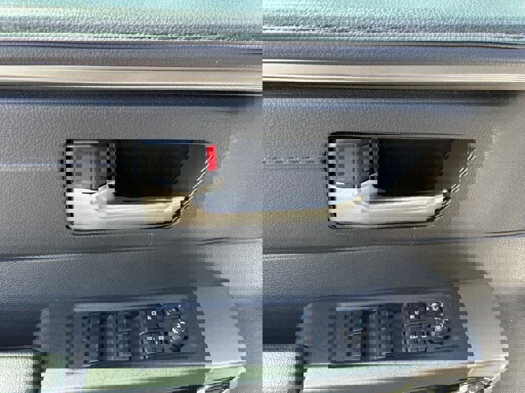 Used 2025 Toyota Tundra Limited image 4