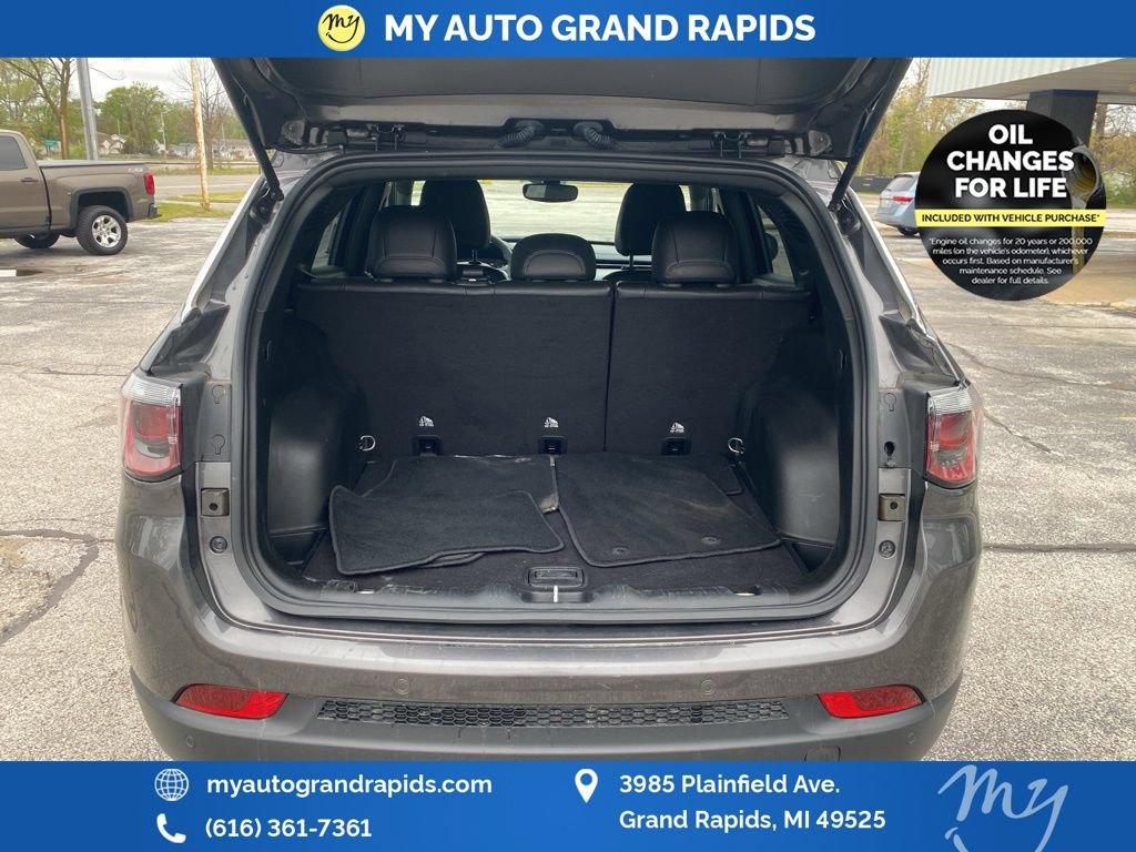 Used 2023 Jeep Compass Limited AWD/4WD image 7