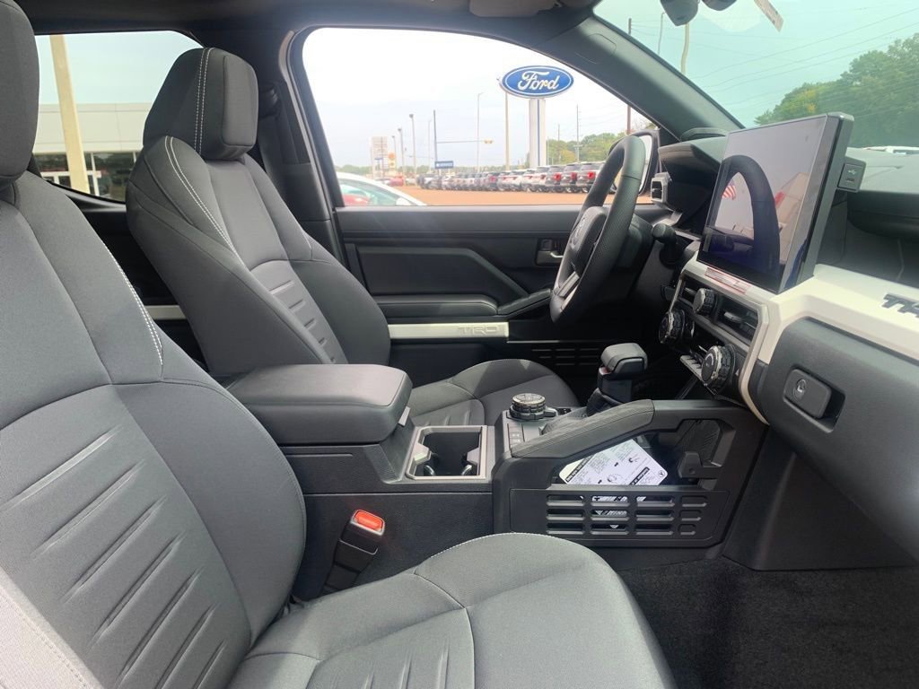 New 2024 Toyota Tacoma TRD Off-Road image 30