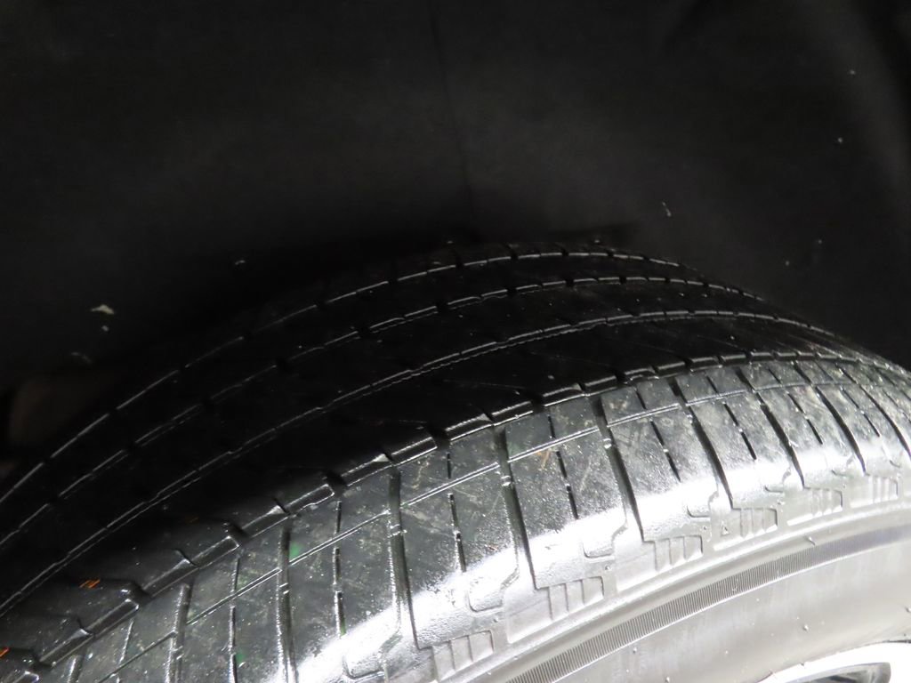 Used 2024 Chevrolet Suburban RST w/ Luxury Package image 38