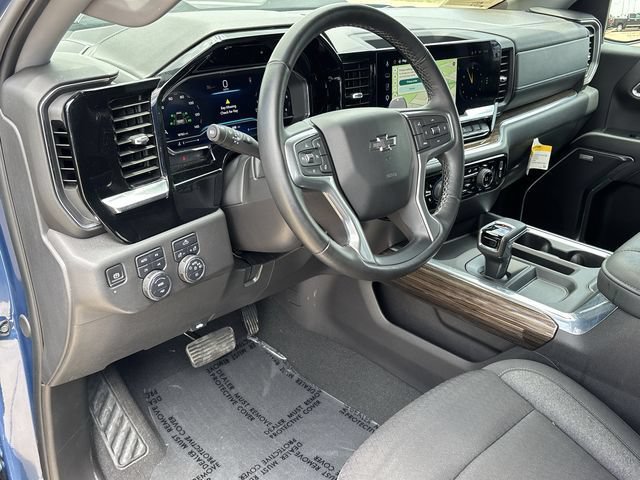 Used 2024 Chevrolet Silverado 1500 LT Trail Boss w/ Convenience Package II AWD/4WD image 25