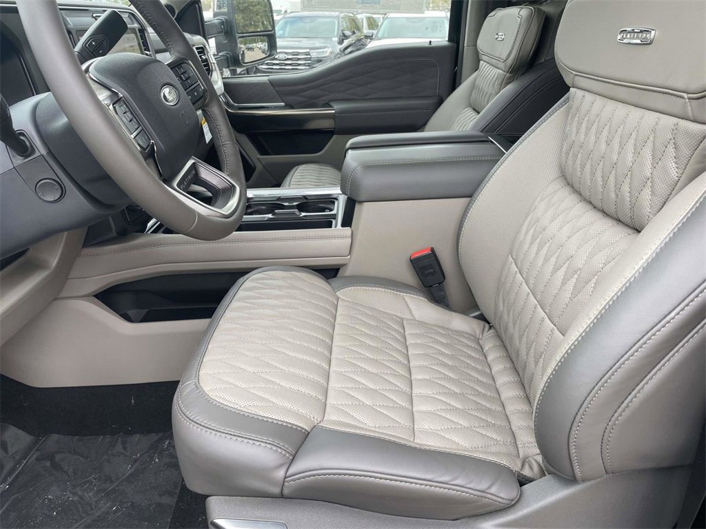New 2026 Ford F450 Platinum w/ Platinum Plus Package image 13