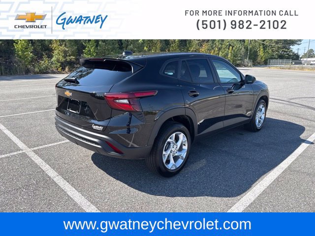 Used 2026 Chevrolet Trax LS w/ LS Convenience Package FWD image 5