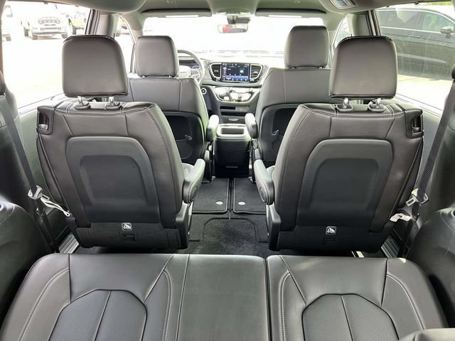 New 2026 Chrysler Voyager LX FWD image 7