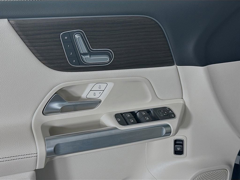 Certified 2026 Mercedes-Benz GLB 250 4MATIC image 18
