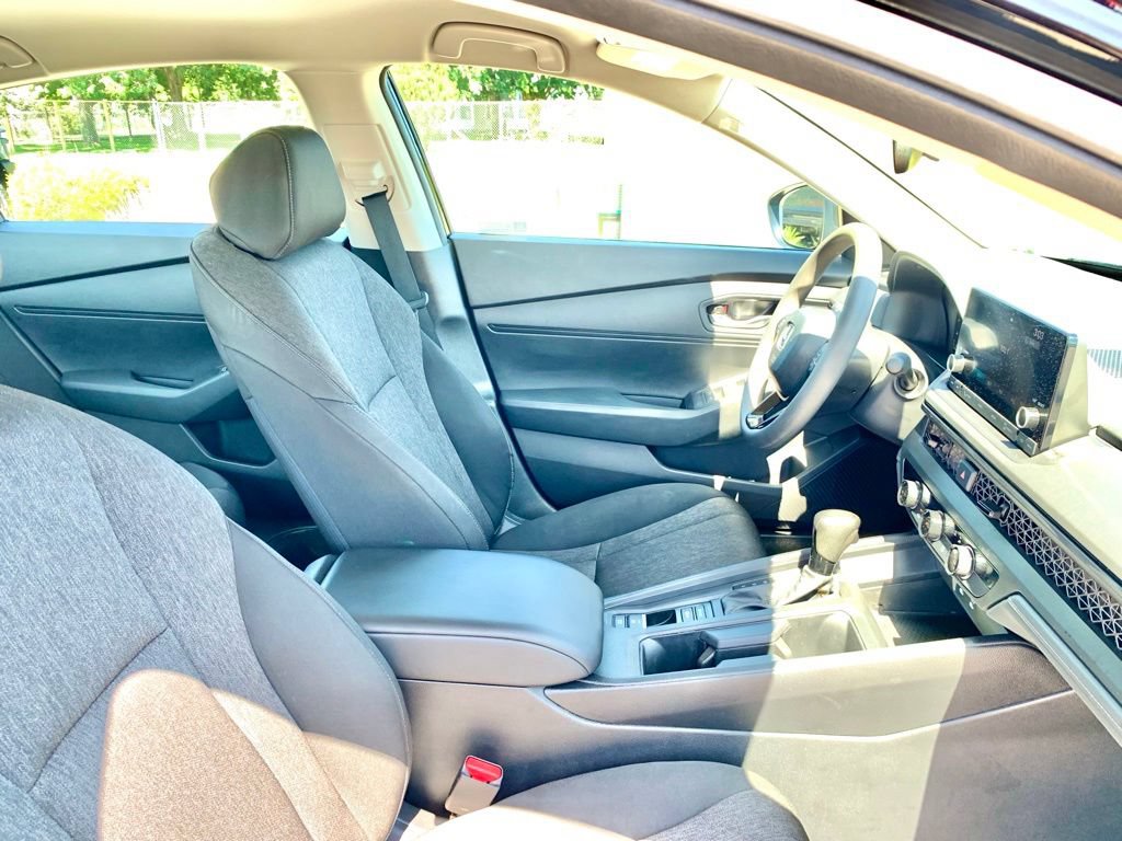 Used 2025 Honda Accord LX image 27