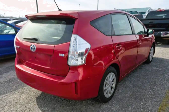 Used 2013 Toyota Prius V Two image 5