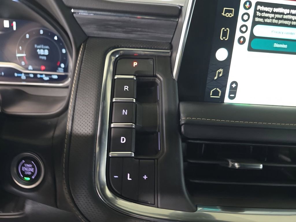 Used 2022 GMC Yukon SLT w/ SLT Luxury Package RWD image 26