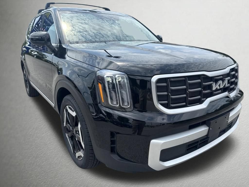 Certified 2025 Kia Telluride S AWD/4WD image 1