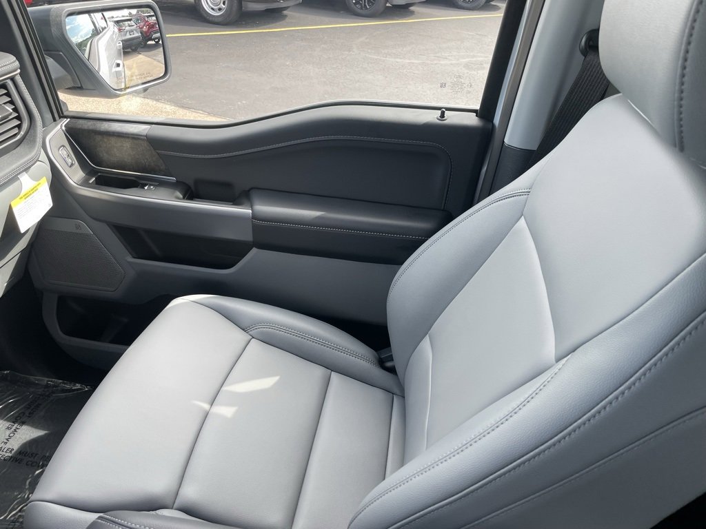 New 2025 Ford F150 Lightning Flash image 20