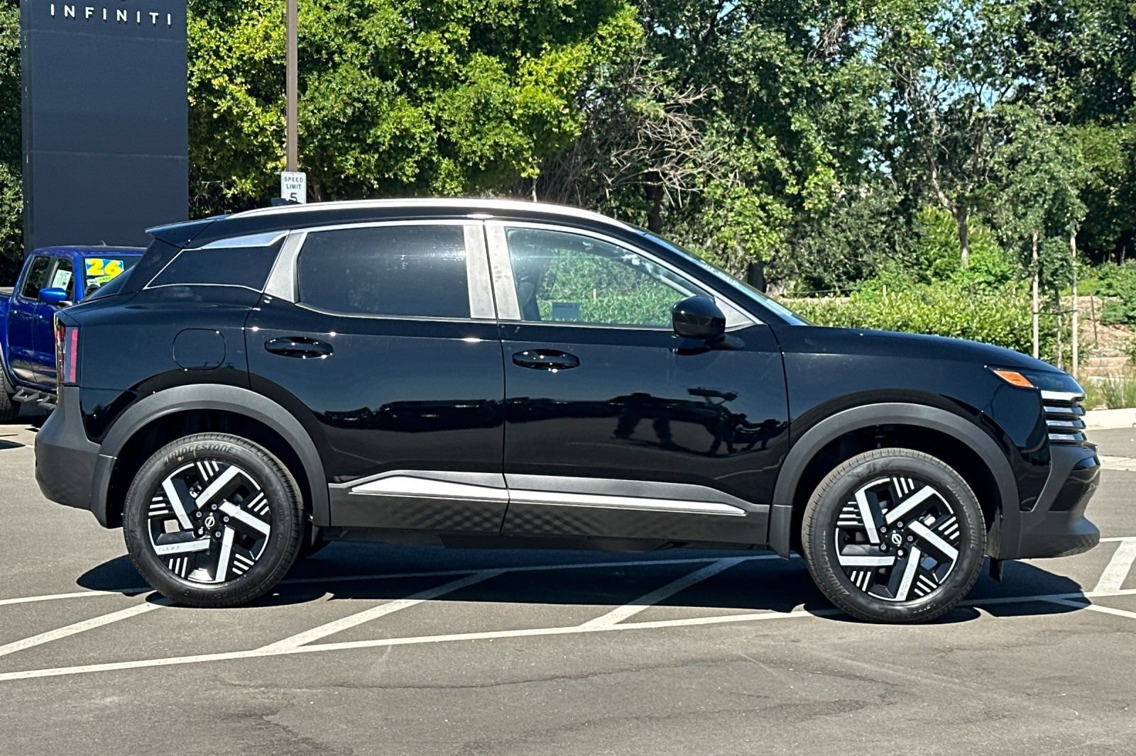 New 2026 Nissan Kicks SV w/ SV Premium Package FWD image 3