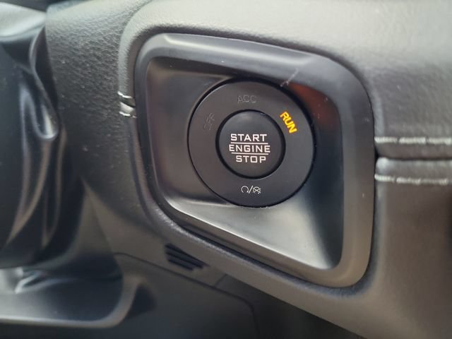 Used 2025 Jeep Wrangler Unlimited Sahara AWD/4WD image 25