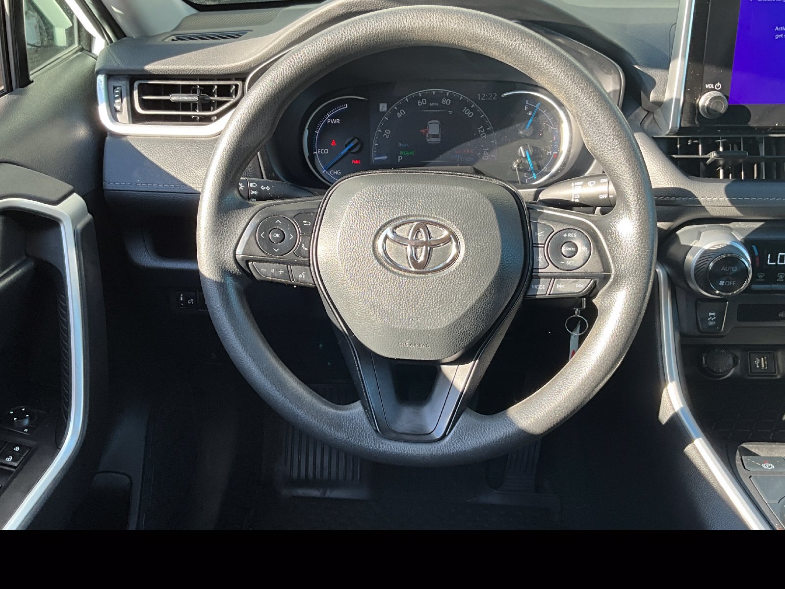 Used 2024 Toyota RAV4 LE AWD/4WD image 15