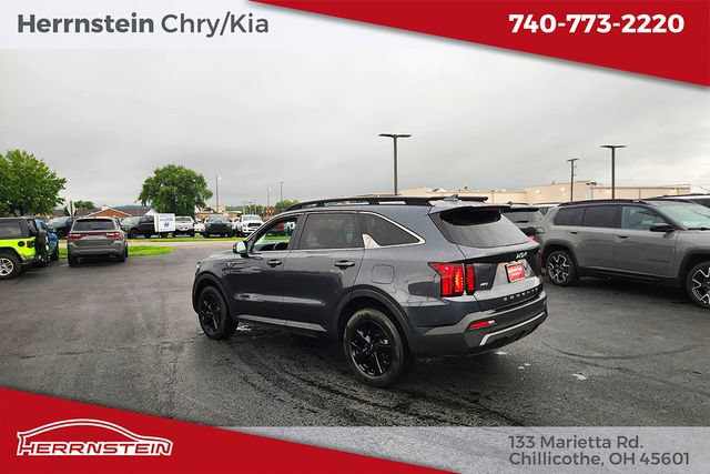 Used 2022 Kia Sorento S w/ Panoramic Sunroof Package AWD/4WD image 5