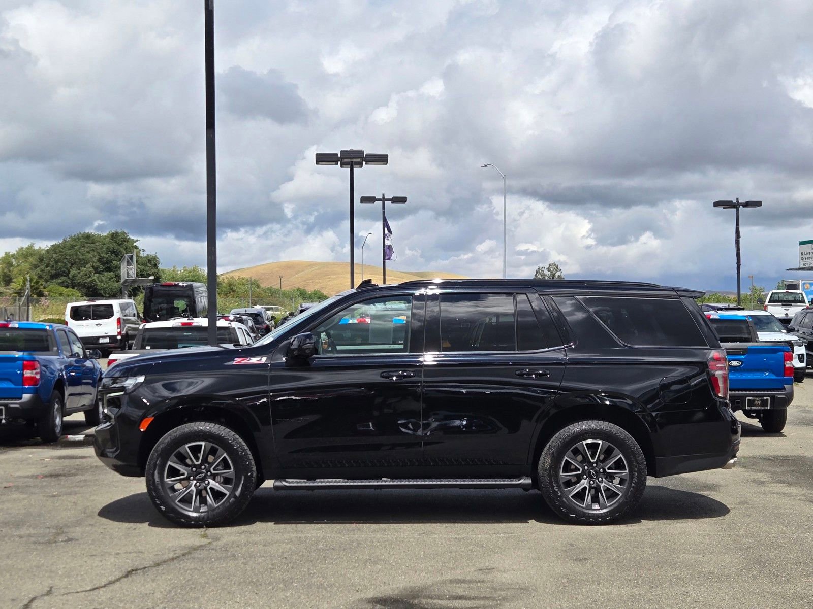 Used 2023 Chevrolet Tahoe Z71 w/ Z71 Off-Road Package image 7
