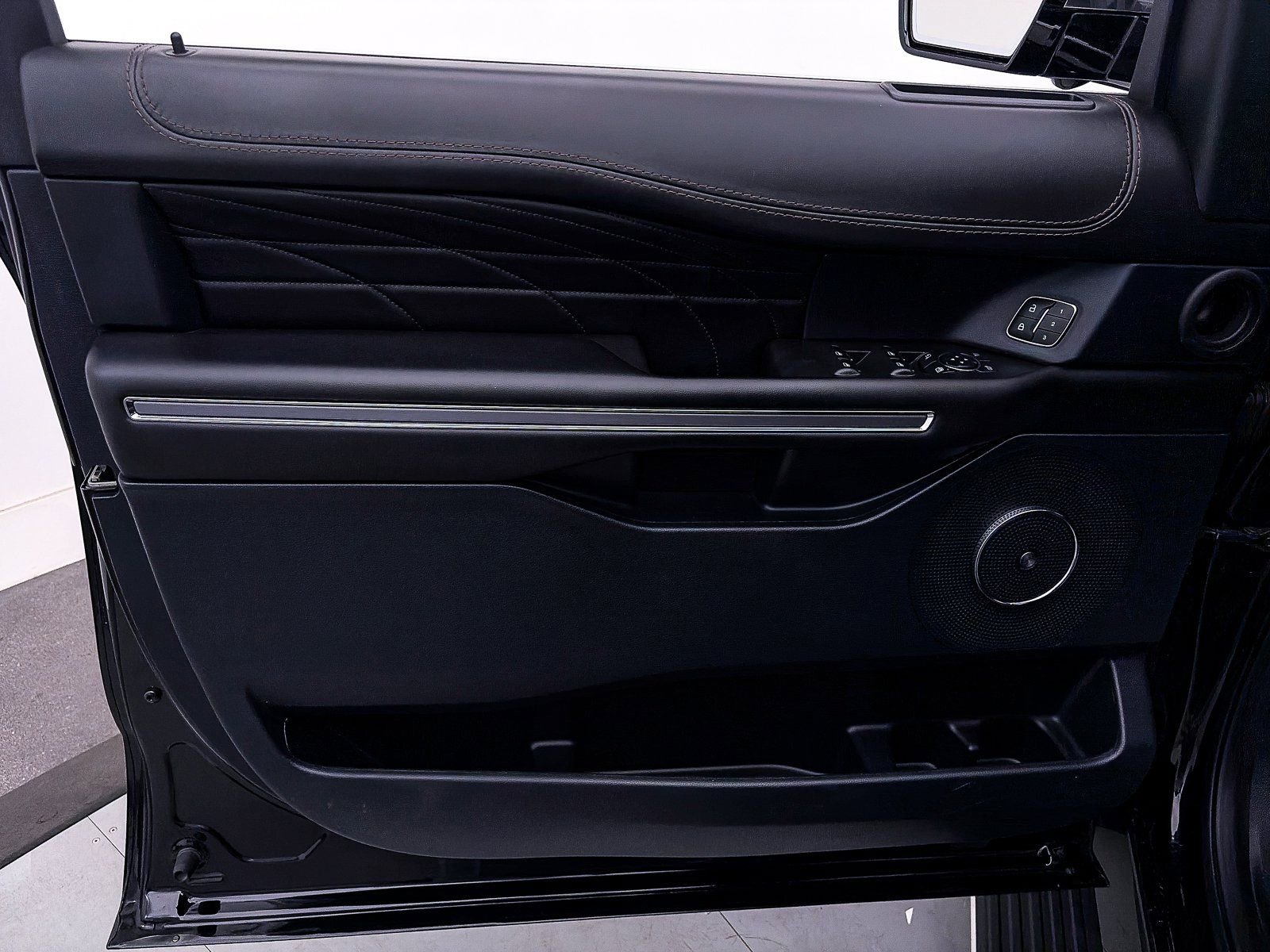 Used 2021 Ford Expedition Max Platinum image 15