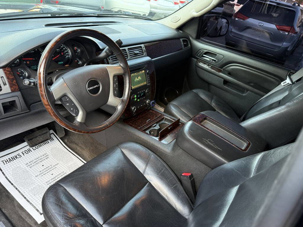 Used 2011 GMC Yukon Denali image 14