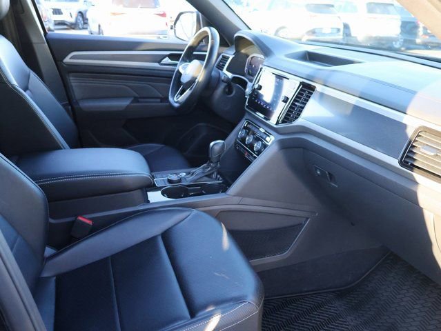 Used 2022 Volkswagen Atlas Cross Sport SEL R-Line image 7