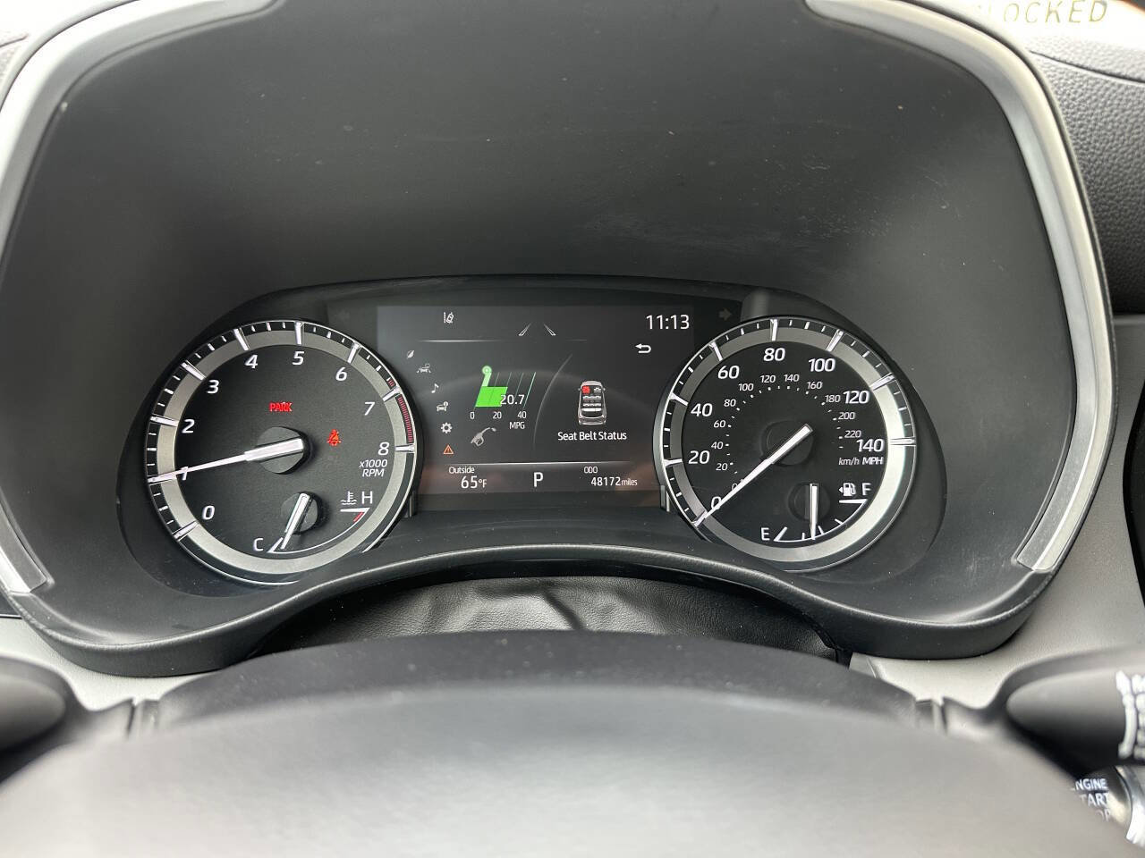 Used 2020 Toyota Highlander XLE FWD image 21