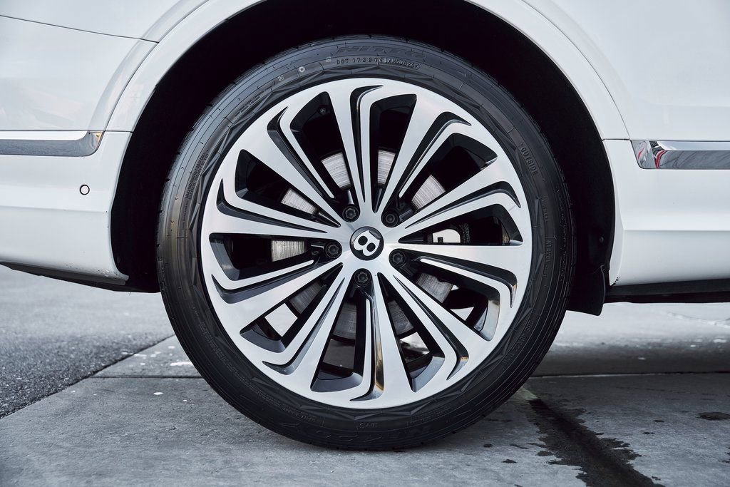 Used 2022 Bentley Bentayga image 18
